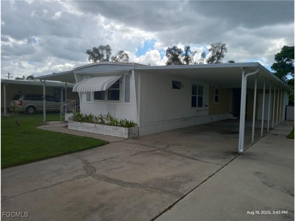 2731 Breezewood Drive North Fort Myers FL 33917 2025006540 image3