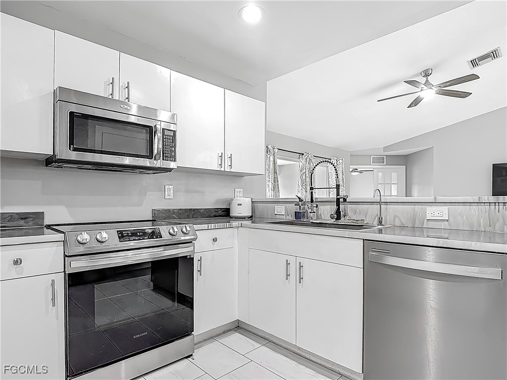 2732 NW 3rd Terrace Cape Coral FL 33993 2025018275 image7