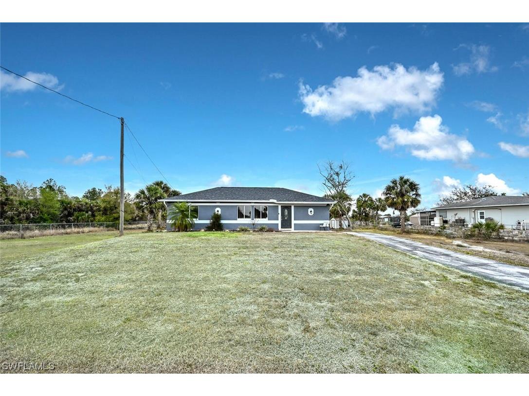 2735 29th Avenue NE Naples FL 34120 223018695 image1