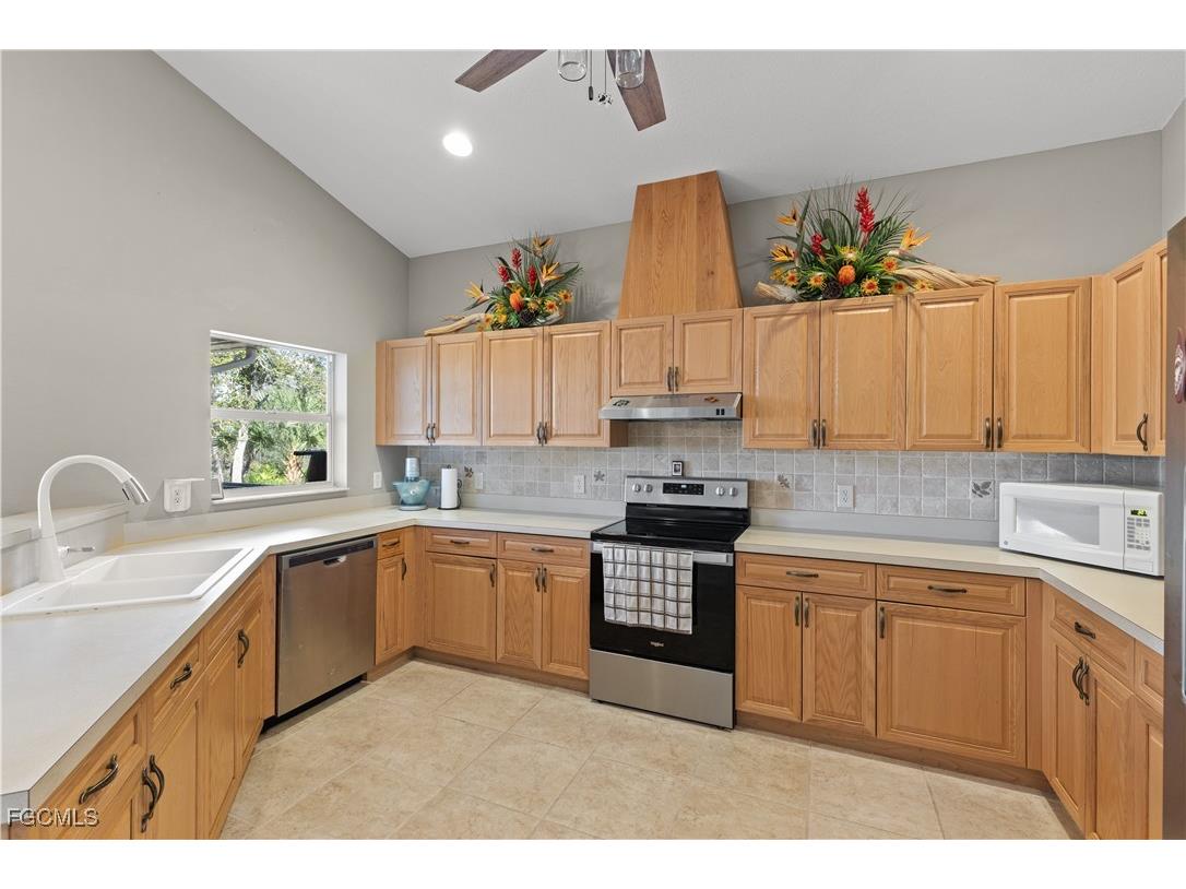 27350 San Carlos Drive Punta Gorda FL 33983 2026001730 image14