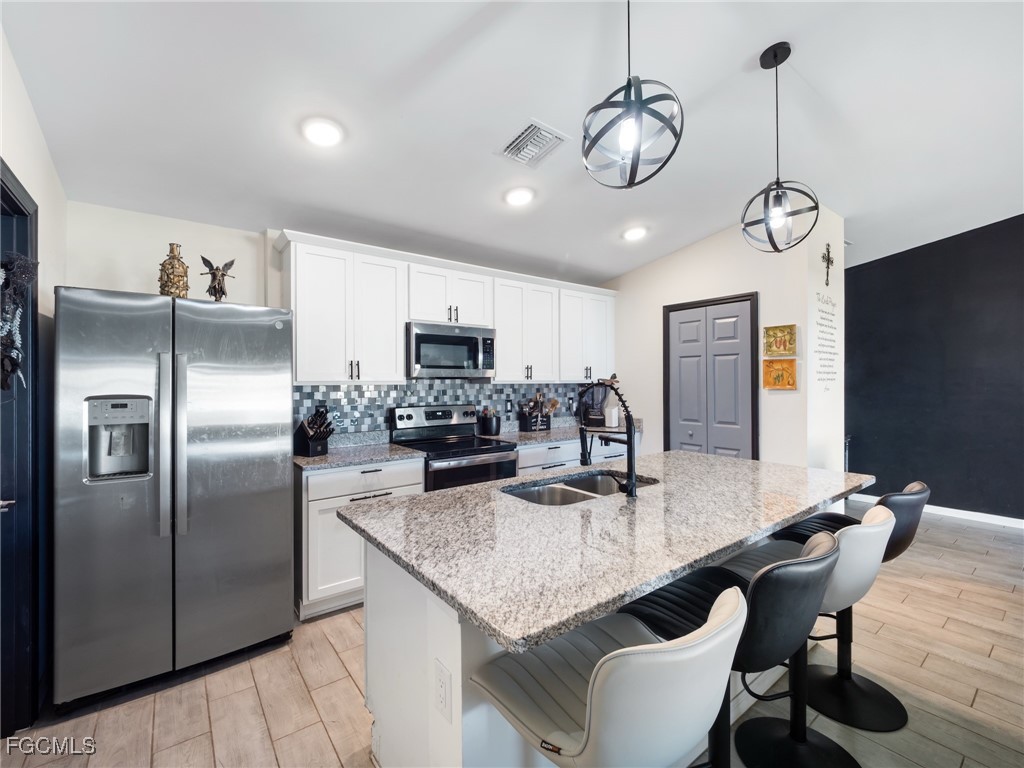 2737 NE 2nd Place Cape Coral FL 33909 2025018530 image11