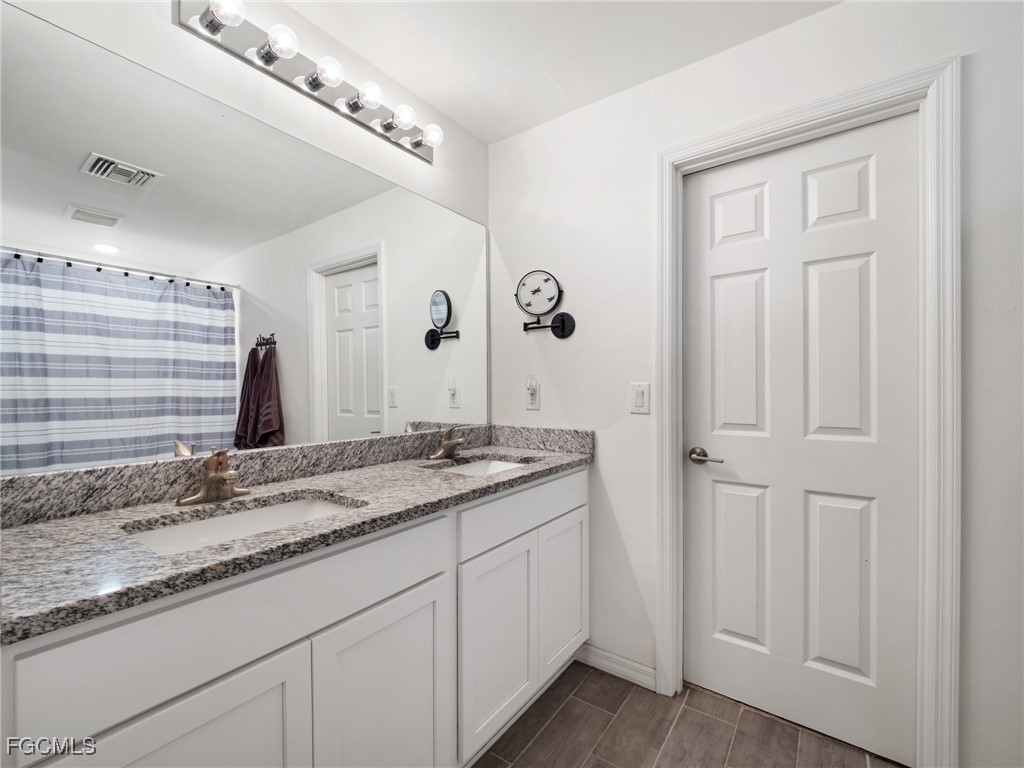 2737 NE 2nd Place Cape Coral FL 33909 2025018530 image16