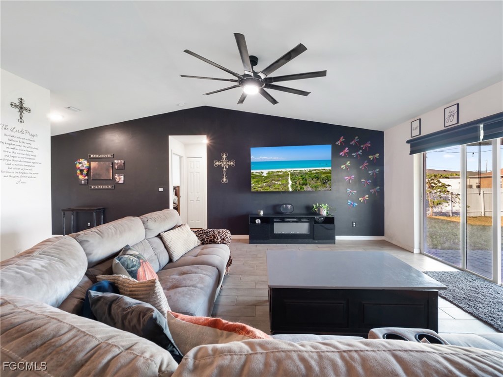 2737 NE 2nd Place Cape Coral FL 33909 2025018530 image17