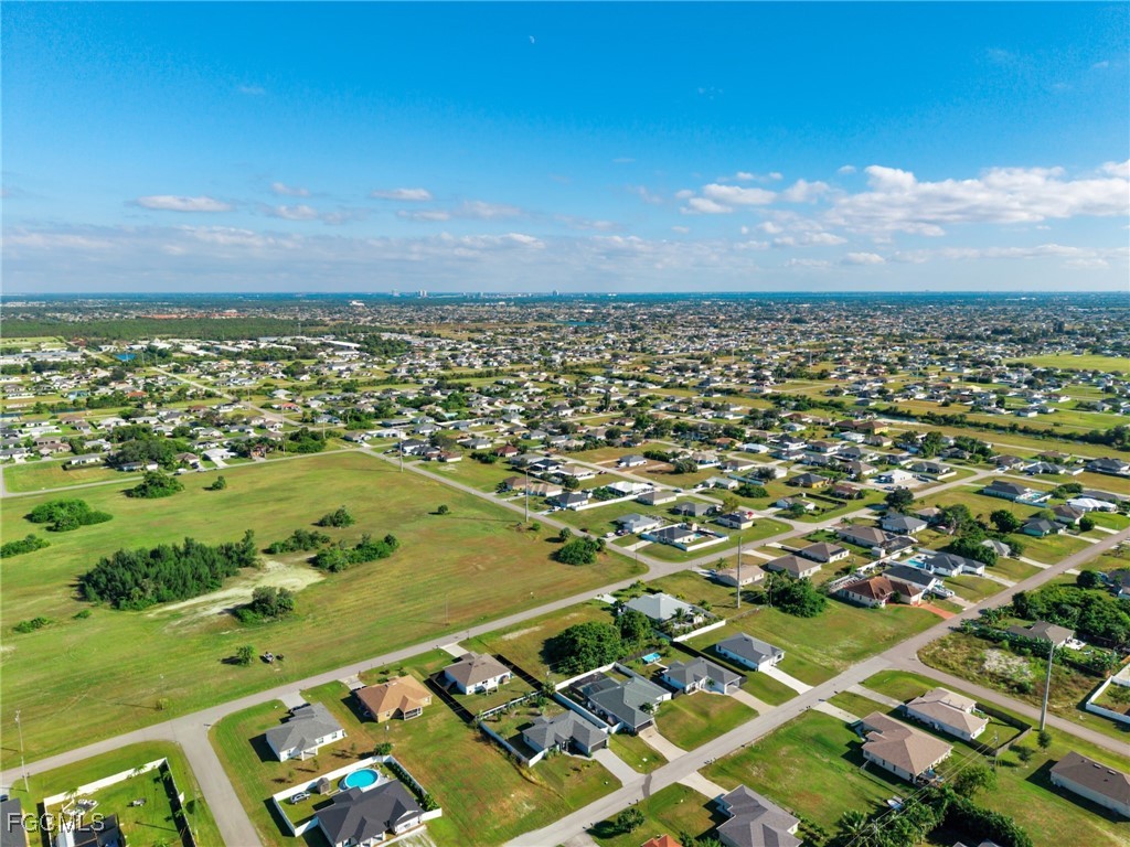 2737 NE 2nd Place Cape Coral FL 33909 2025018530 image23