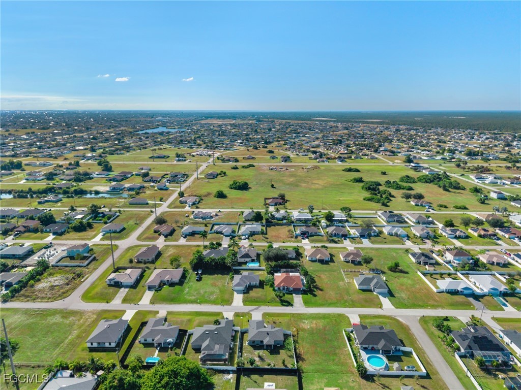 2737 NE 2nd Place Cape Coral FL 33909 2025018530 image24