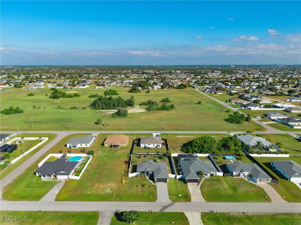 2737 NE 2nd Place Cape Coral FL 33909 2025018530 image26