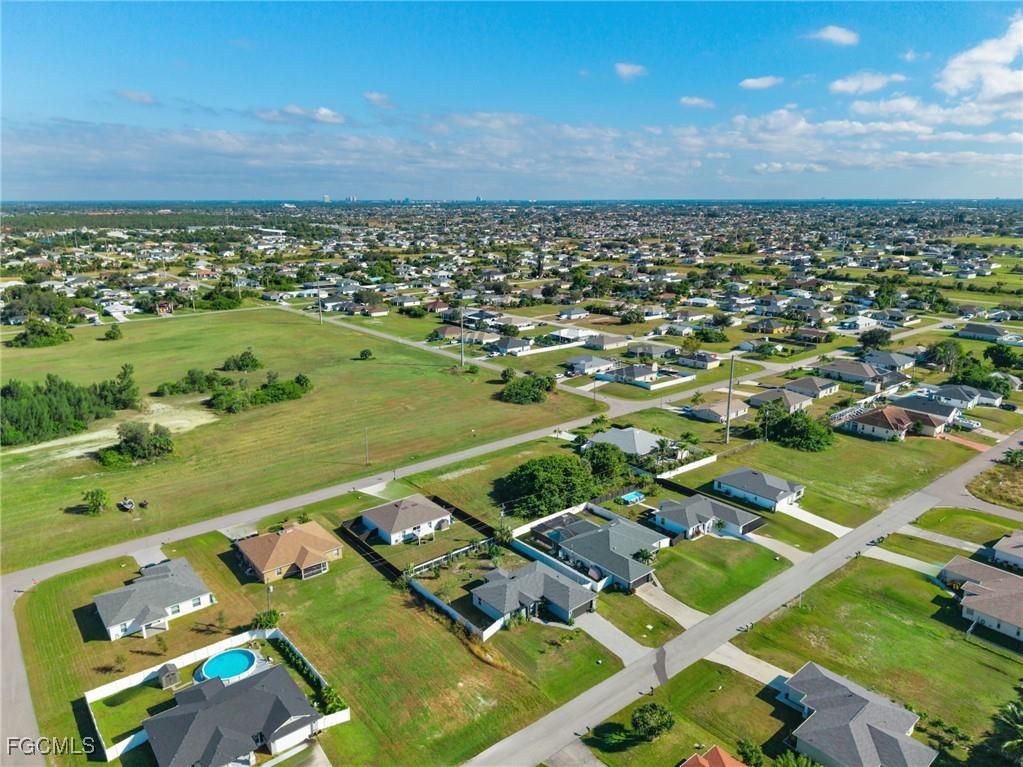 2737 NE 2nd Place Cape Coral FL 33909 2025018530 image27