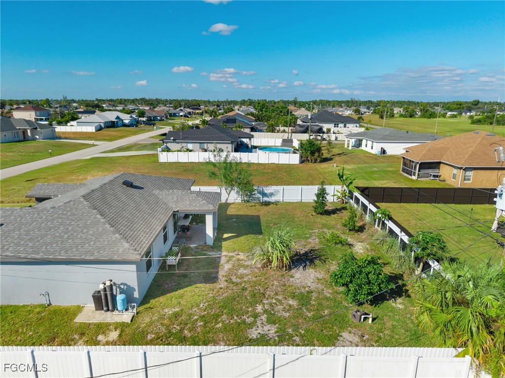 2737 NE 2nd Place Cape Coral FL 33909 2025018530 image33