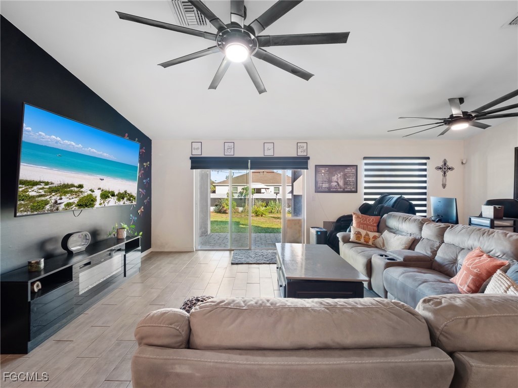 2737 NE 2nd Place Cape Coral FL 33909 2025018530 image5