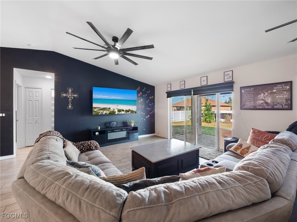 2737 NE 2nd Place Cape Coral FL 33909 2025018530 image6