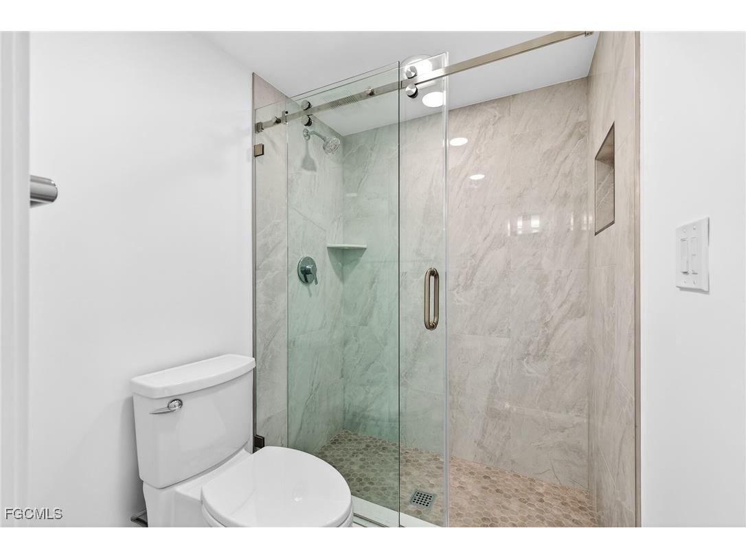 2737 W Gulf Drive #222 Sanibel FL 33957 2026001887 image24