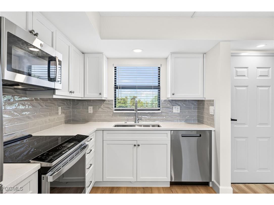 2737 W Gulf Drive #222 Sanibel FL 33957 2026001887 image9