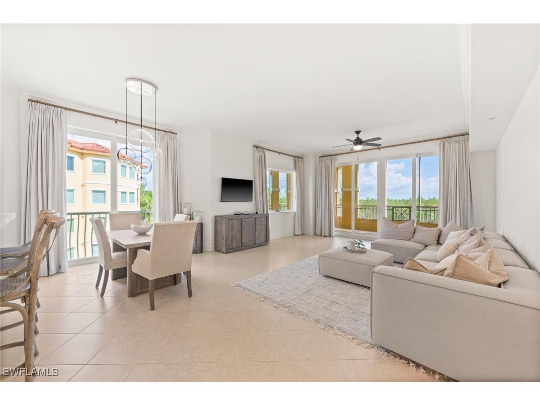 2738 Tiburon Boulevard E #B-402 Naples FL 34109 224078645 image1