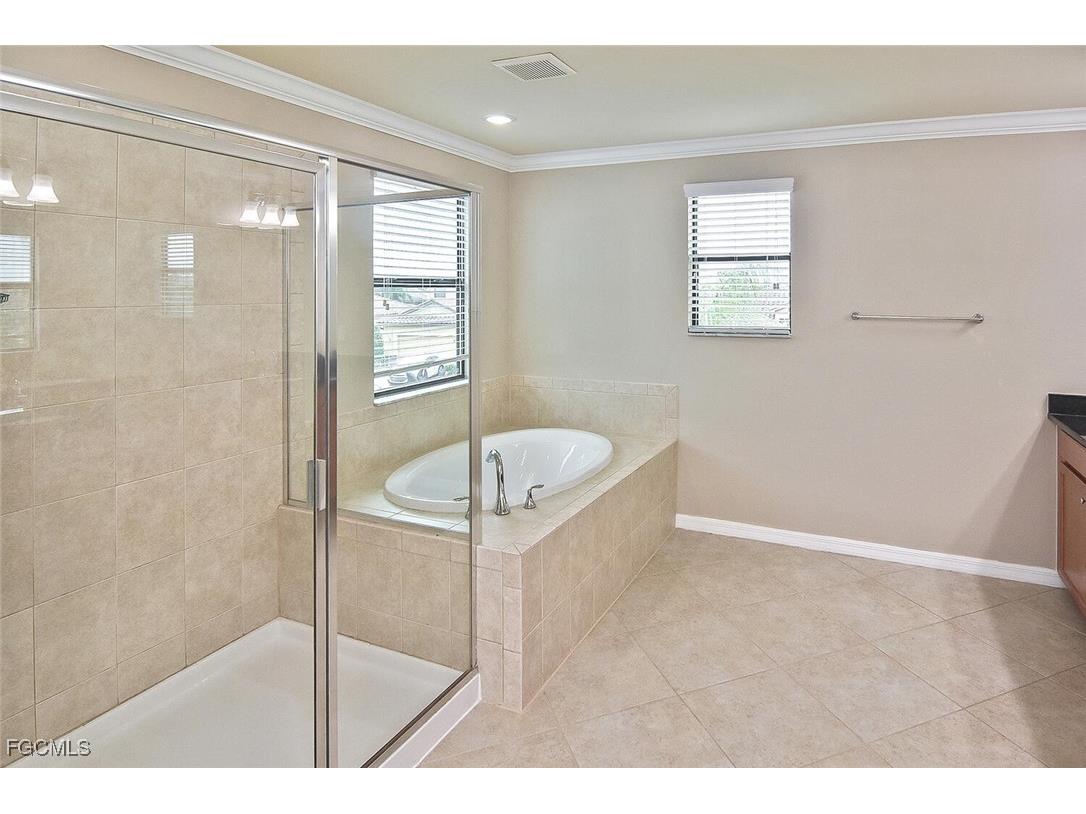 2738 Via Piazza Loop Fort Myers FL 33905 2025014505 image25