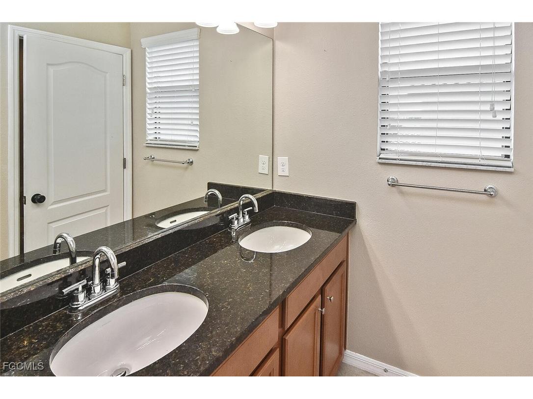 2738 Via Piazza Loop Fort Myers FL 33905 2025014505 image32