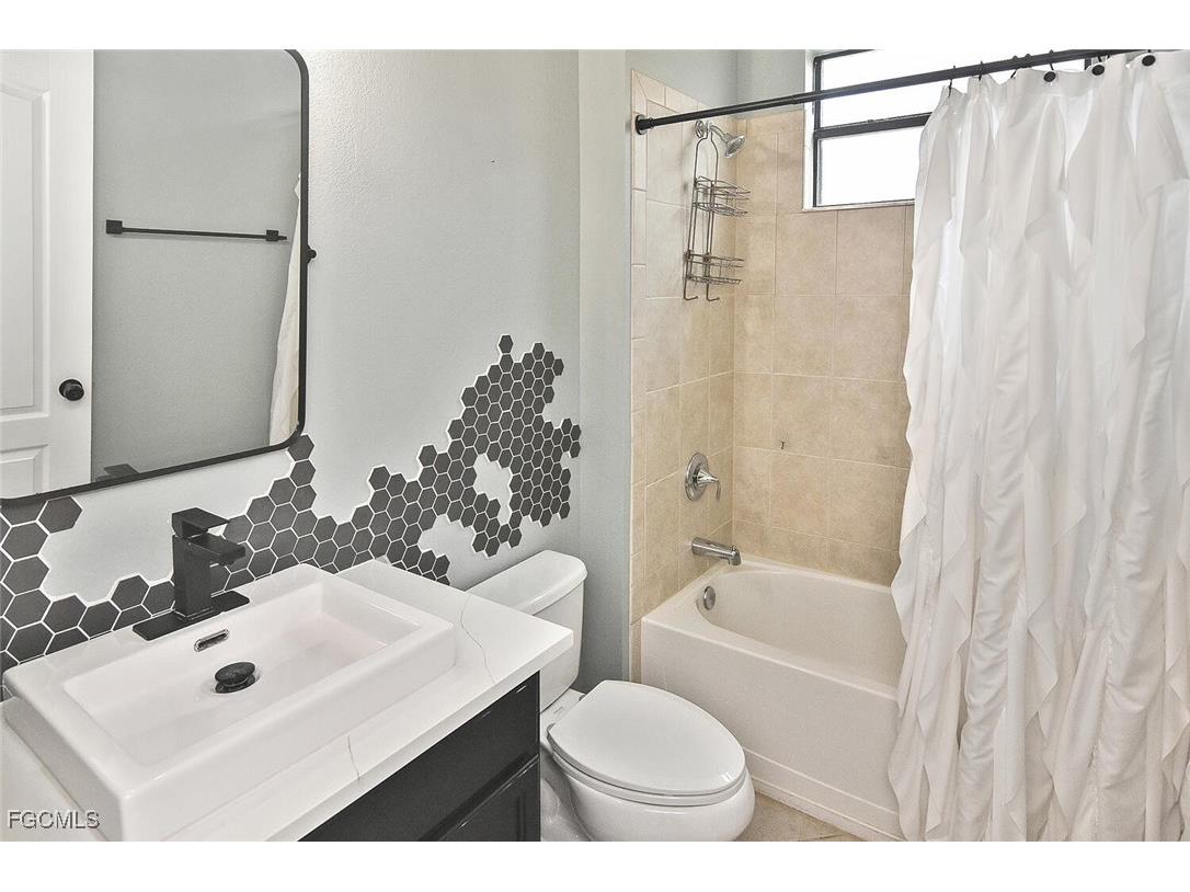 2738 Via Piazza Loop Fort Myers FL 33905 2025014505 image38