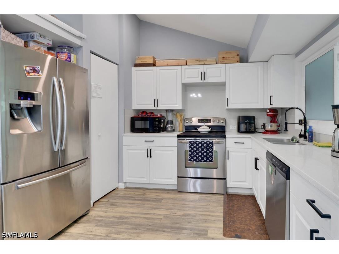 2740 Randall Naples FL 34120 226012504 image11