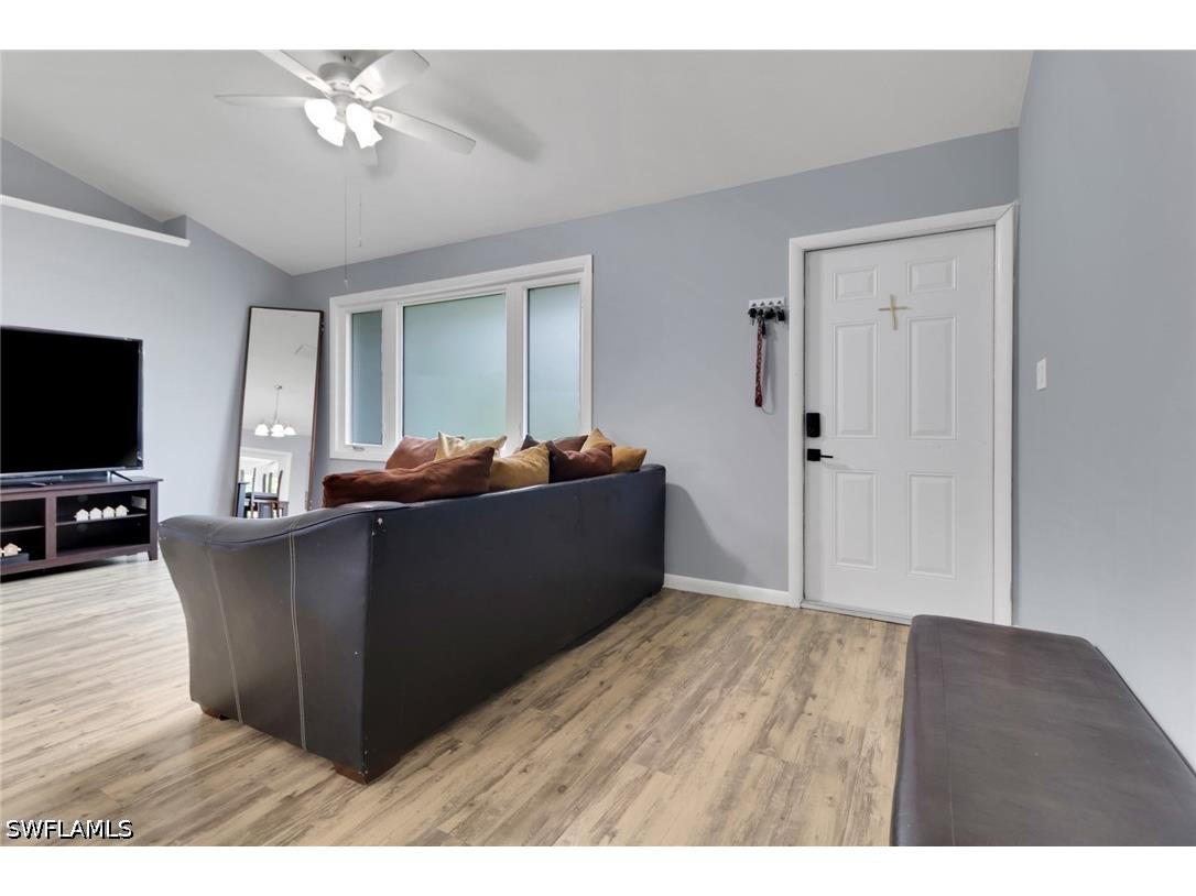 2740 Randall Naples FL 34120 226012504 image4