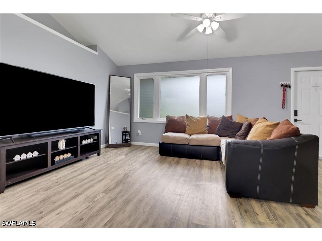 2740 Randall Naples FL 34120 226012504 image5