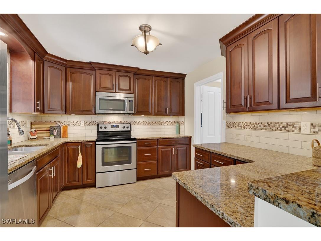 2741 Mcgregor Boulevard Fort Myers FL 33901 226000137 image9