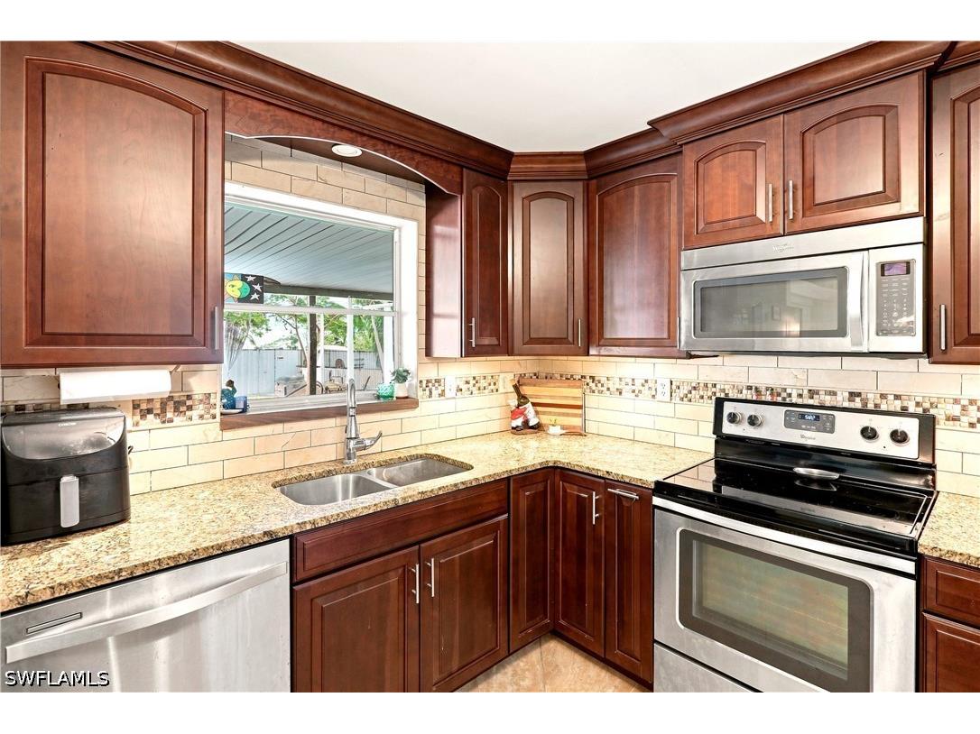 2741 Mcgregor Boulevard Fort Myers FL 33901 226026448 image5