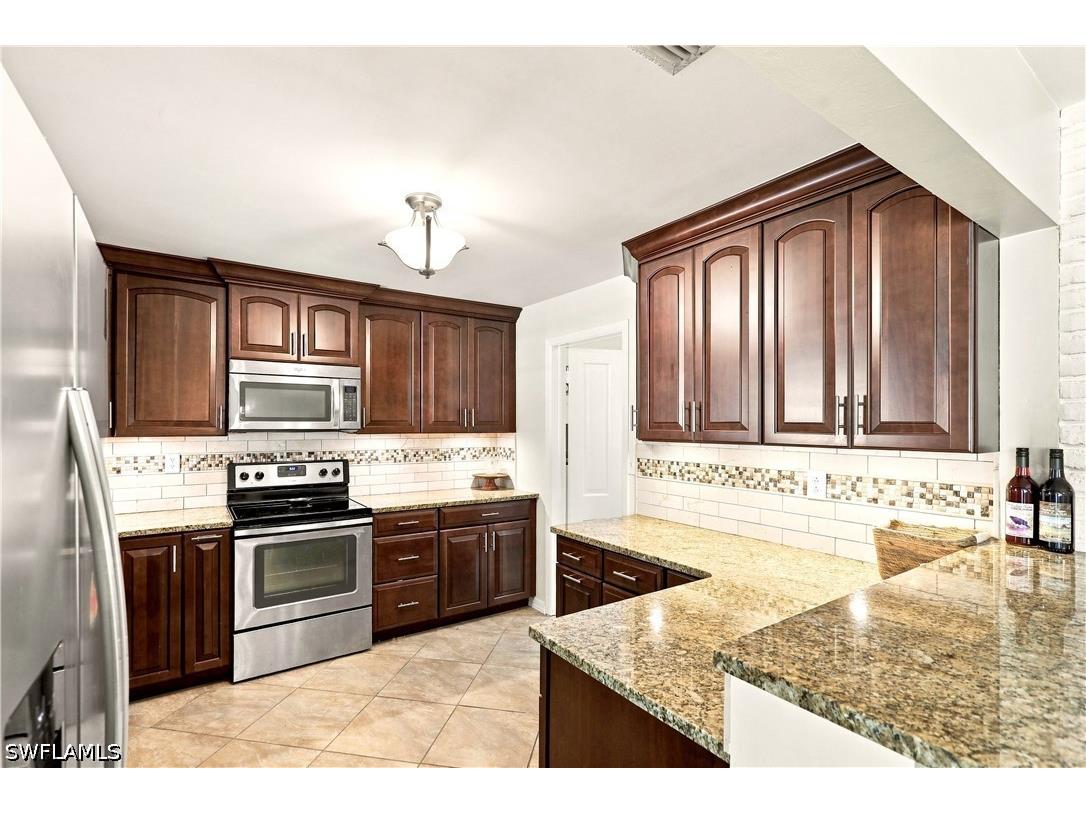 2741 Mcgregor Boulevard Fort Myers FL 33901 226026448 image6