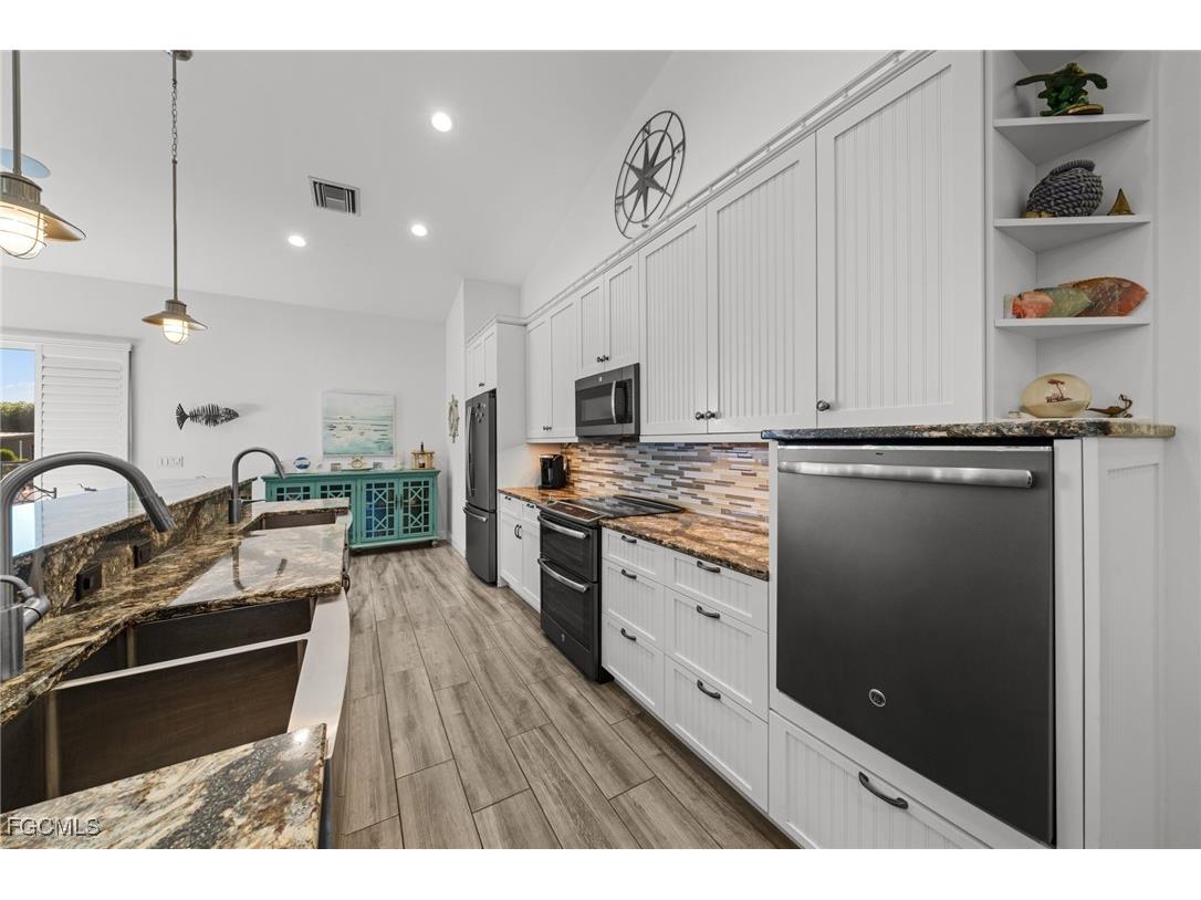 2743 Janet Street Matlacha FL 33993 2025014233 image18