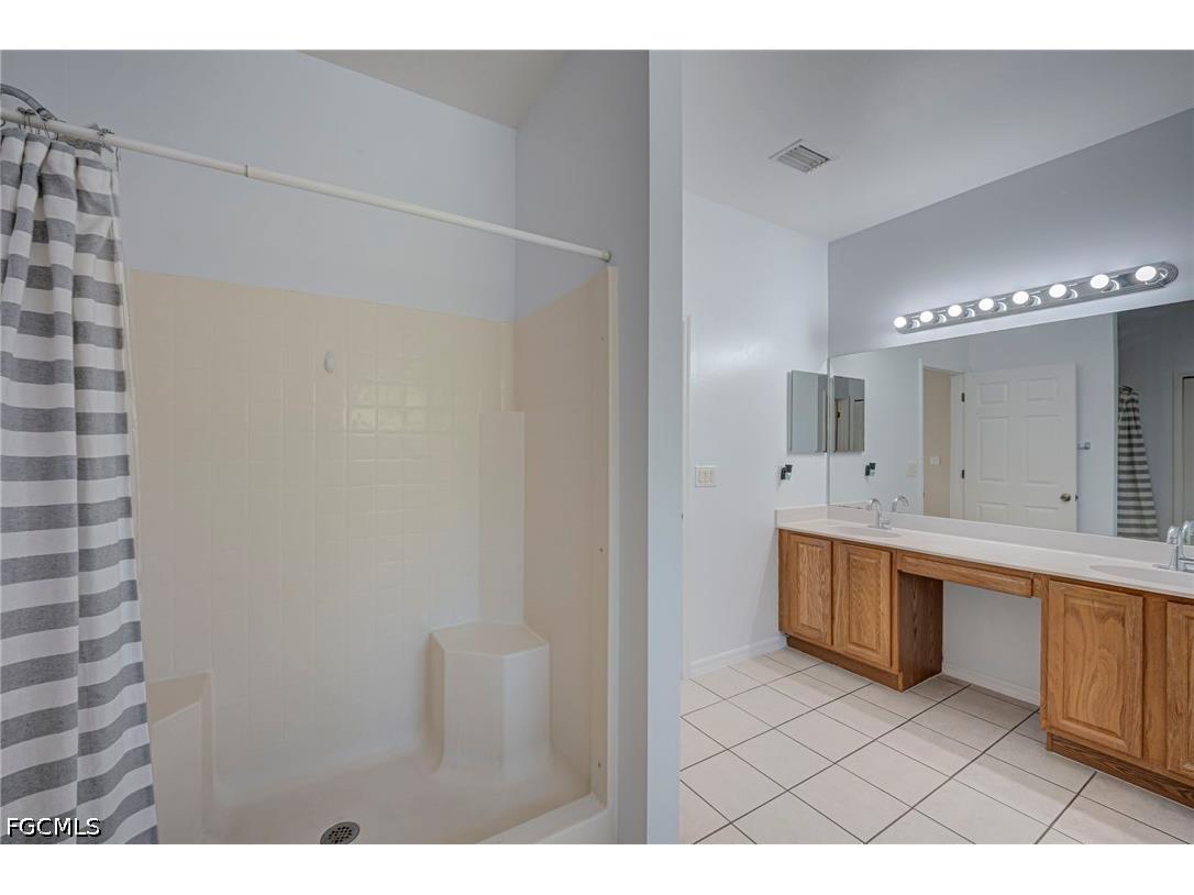 2743 Nature Pointe Loop Fort Myers FL 33905 2026025458 image18