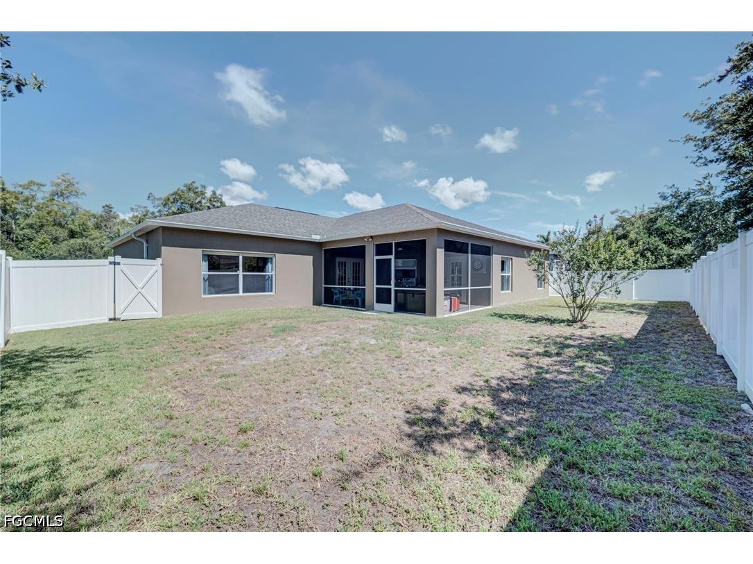 2743 Nature Pointe Loop Fort Myers FL 33905 2026025458 image27