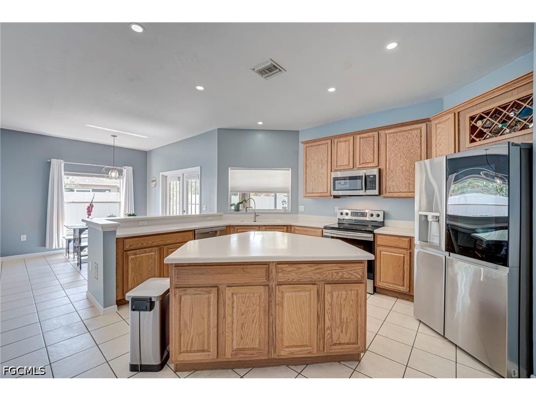 2743 Nature Pointe Loop Fort Myers FL 33905 2026025458 image9