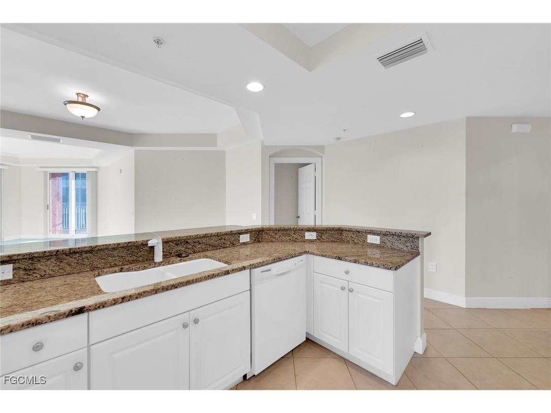 2745 1st Street #405 Fort Myers FL 33916 2025004248 image4