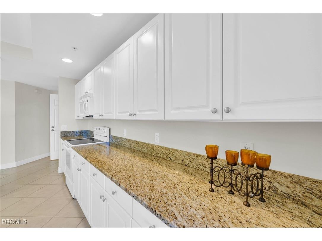 2745 1st Street #405 Fort Myers FL 33916 2025004248 image5