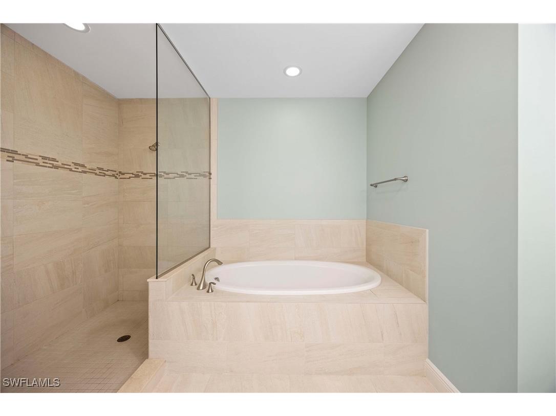 2745 Tiburon Boulevard E #102 Naples FL 34109 225045455 image14