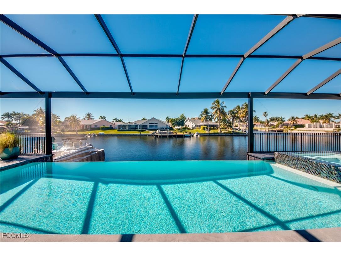 2746 SW 37th Terrace Cape Coral FL 33914 2025013664 image1