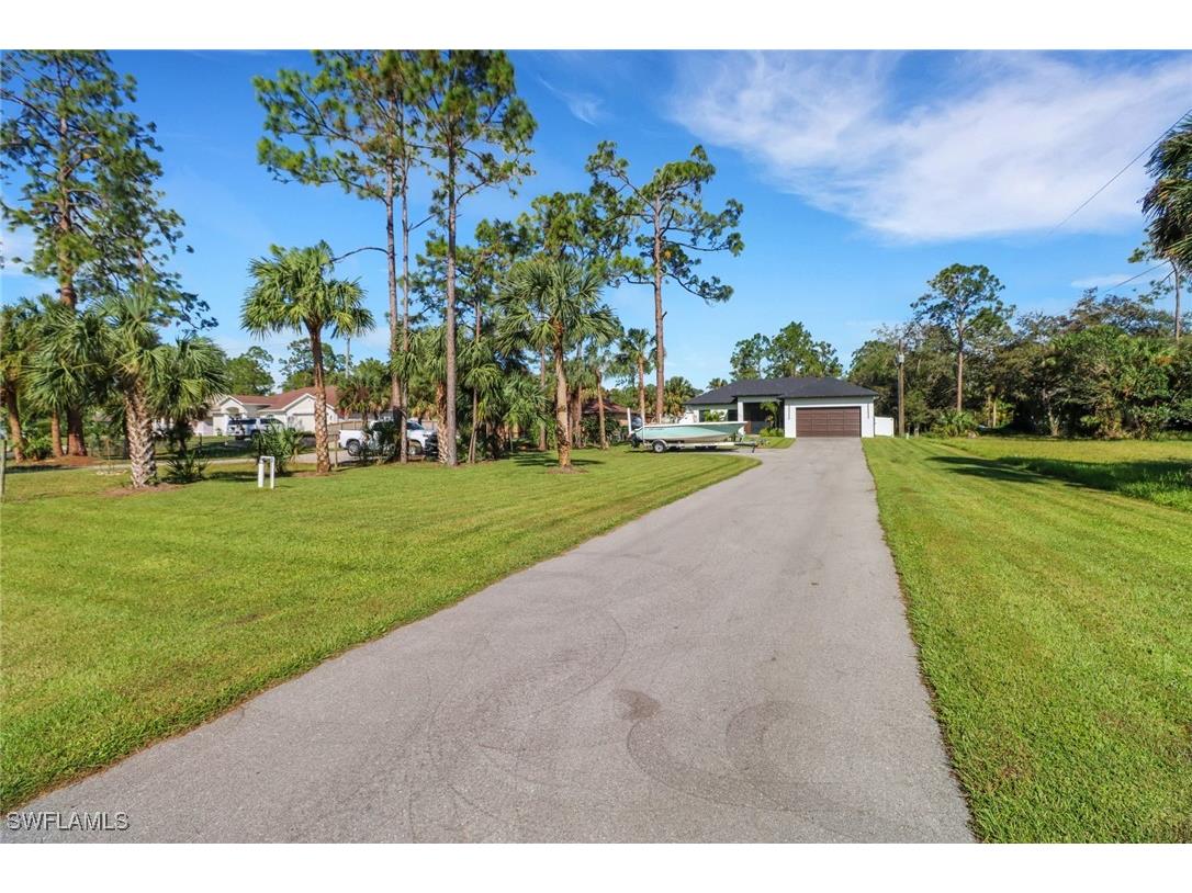 2747 6th Avenue NE Naples FL 34120 224092339 image1