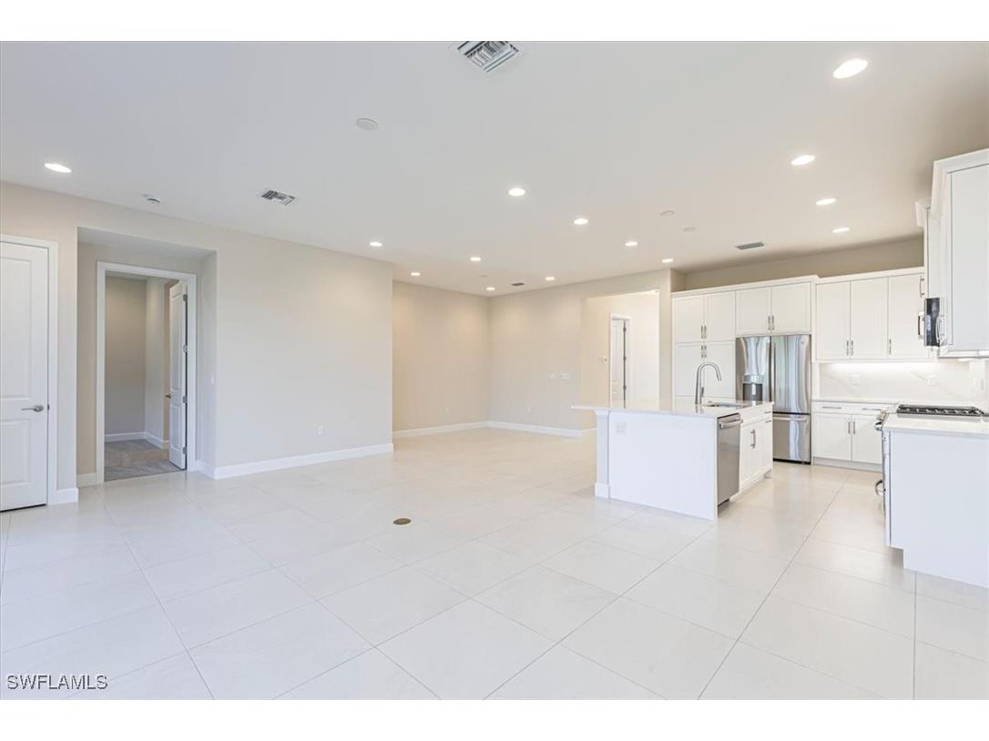 2749 Durham Circle Naples FL 34112 225041678 image7