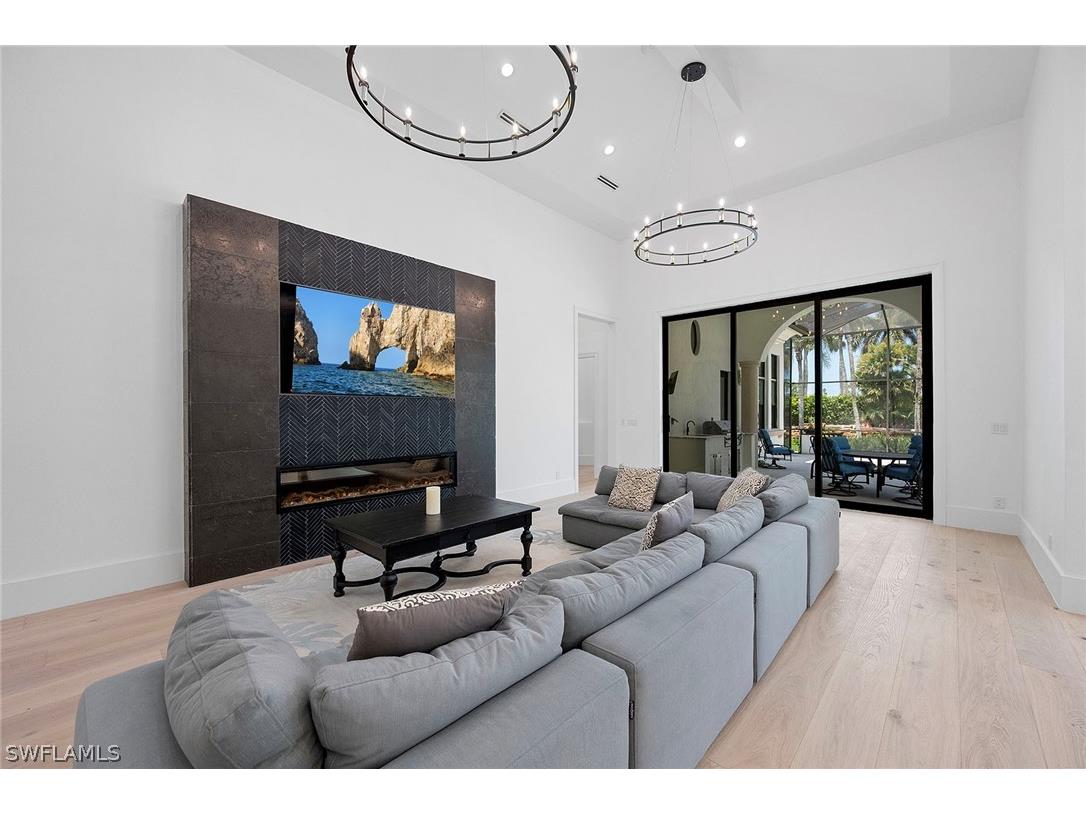2749 Medallist Lane Naples FL 34109 226010994 image3