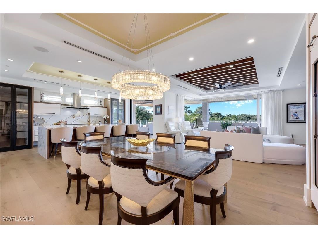 275 8th Street S #201 Naples FL 34102 224098592 image1