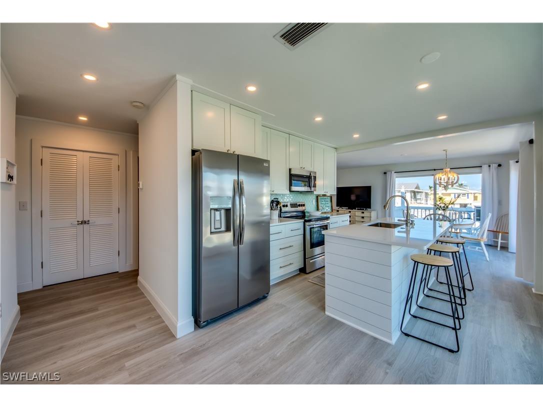 275 Bahia Via Fort Myers Beach FL 33931 222080746 image1