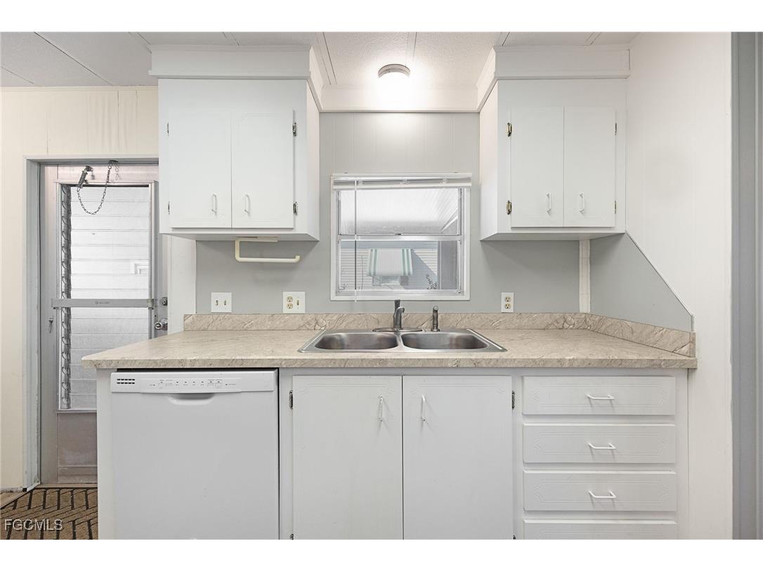 275 Boros Drive North Fort Myers FL 33903 2025024444 image9