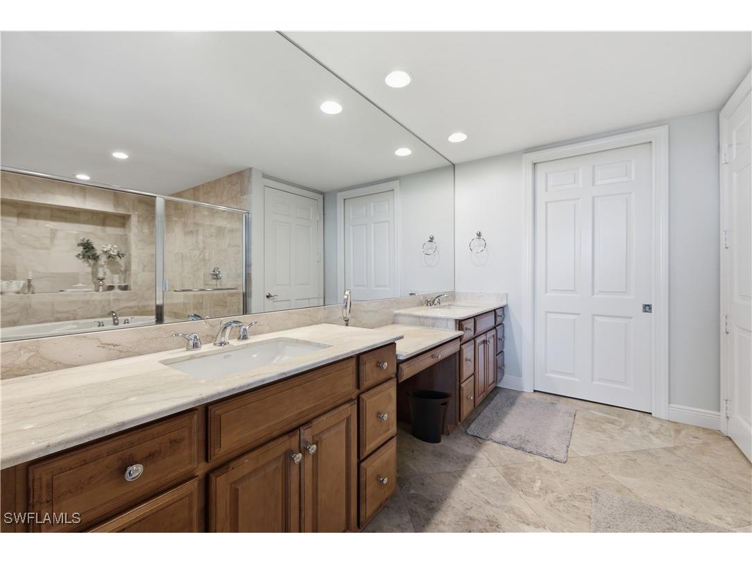 275 Indies Way #403 Naples FL 34110 225075280 image32