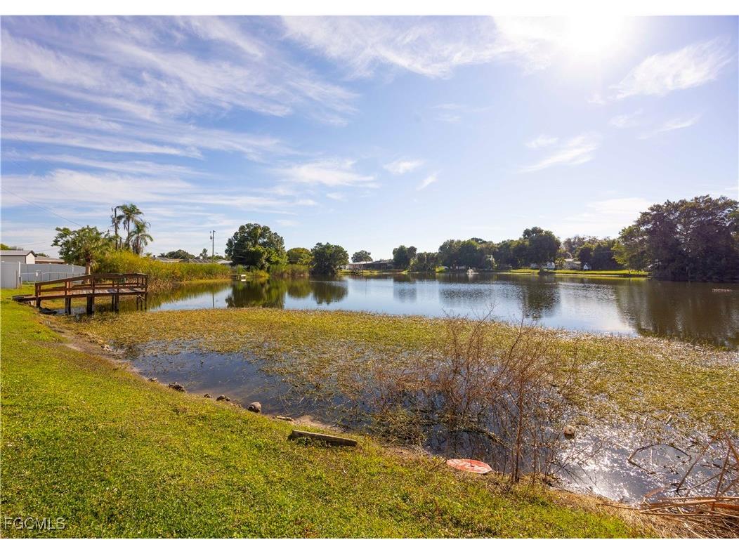 275 Lakeview Drive North Fort Myers FL 33917 2025021336 image13