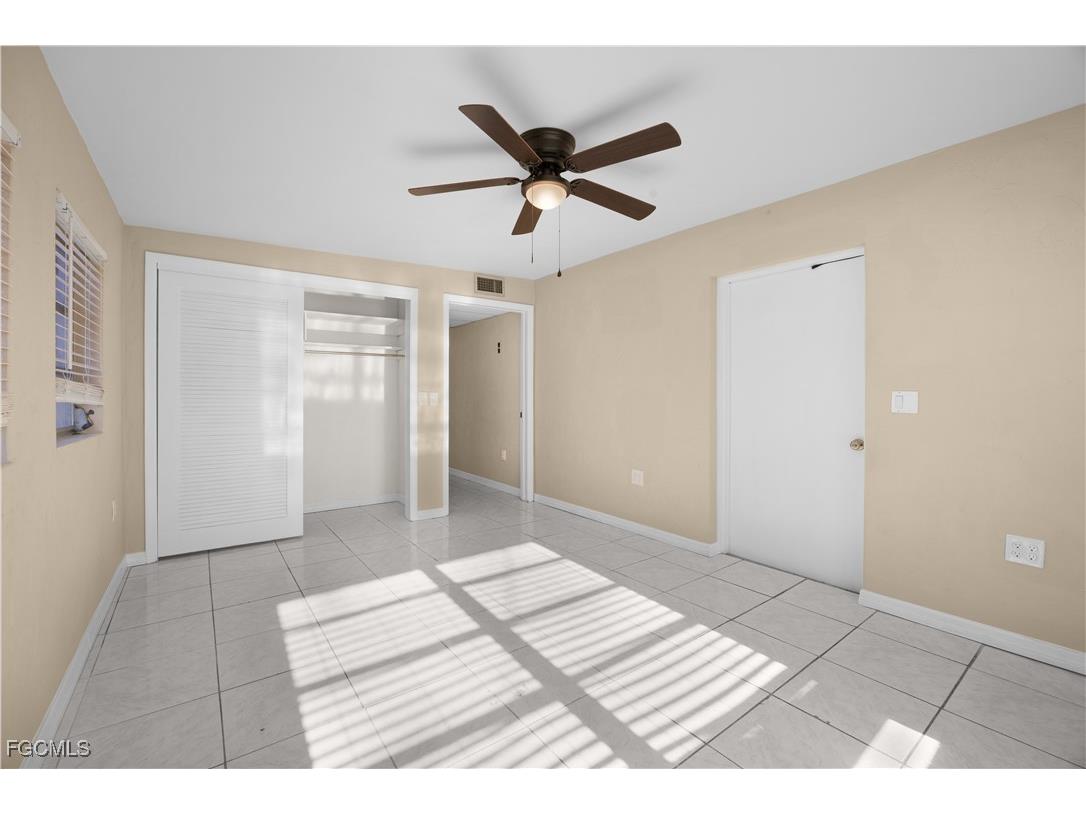275 Lakeview Drive North Fort Myers FL 33917 2025021336 image6