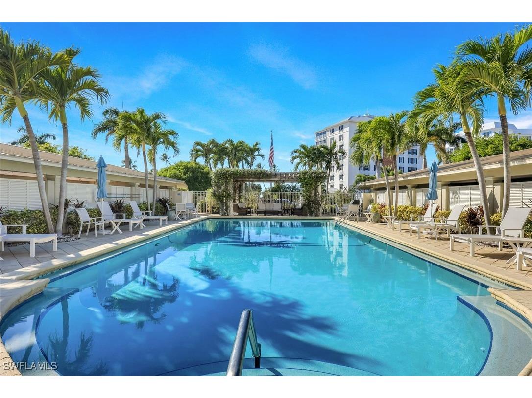 2750 Gulf Shore Boulevard N #402 Naples FL 34103 225081048 image18