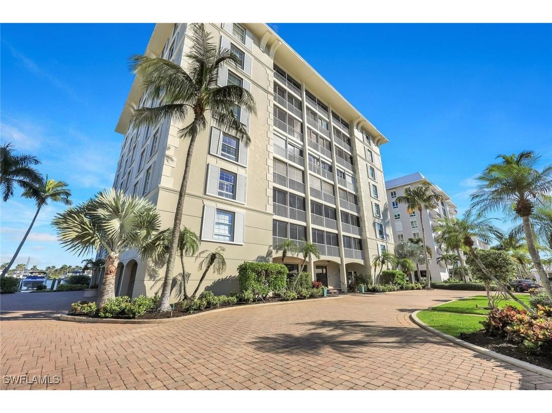 2750 Gulf Shore Boulevard N #402 Naples FL 34103 225081048 image19