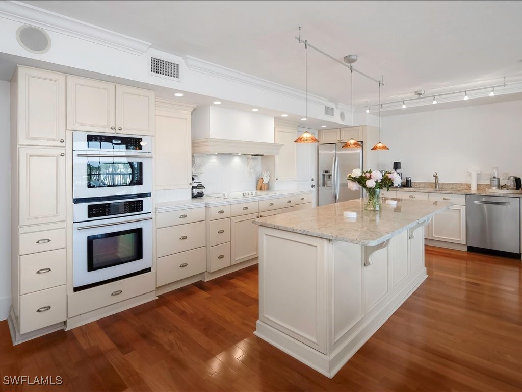 2750 Gulf Shore Boulevard N #602 Naples FL 34103 225077295 image10