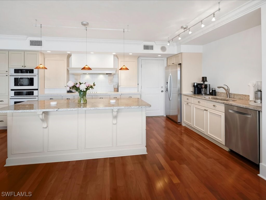 2750 Gulf Shore Boulevard N #602 Naples FL 34103 225077295 image12