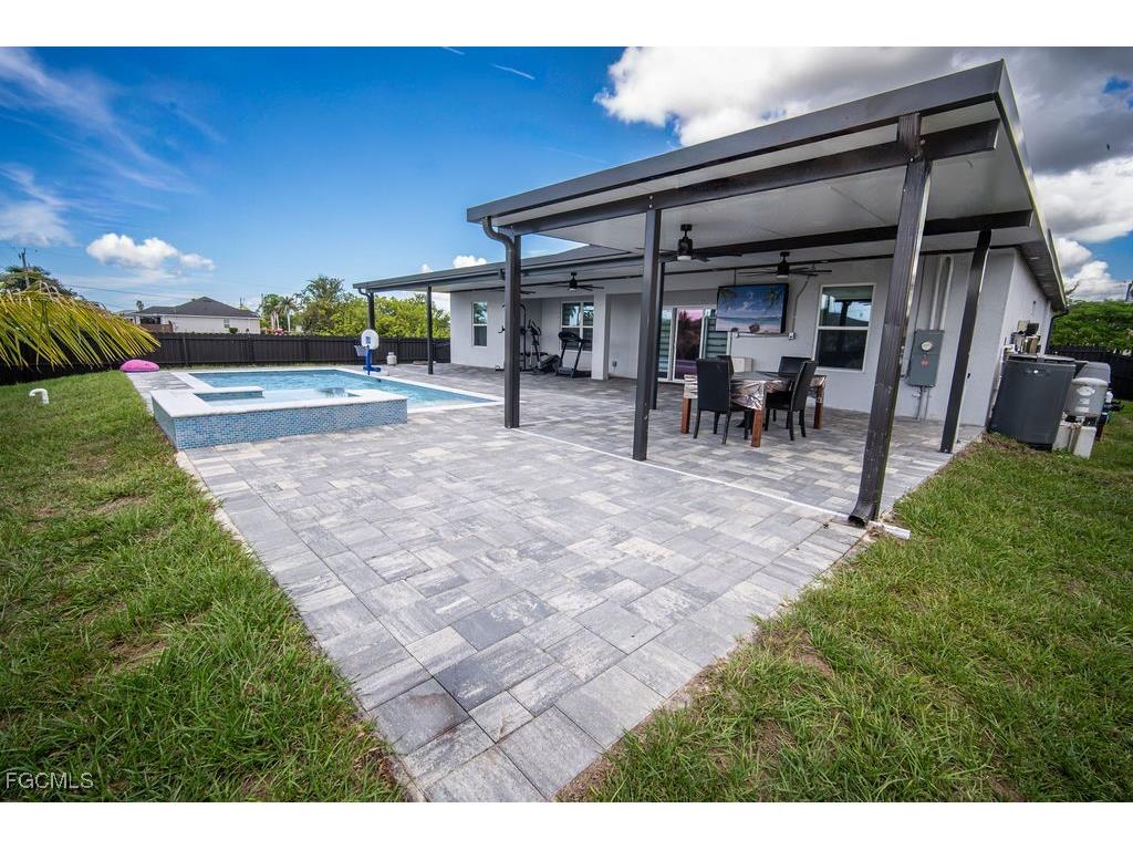 2750 NW 4th Terrace Cape Coral FL 33993 2025017866 image17