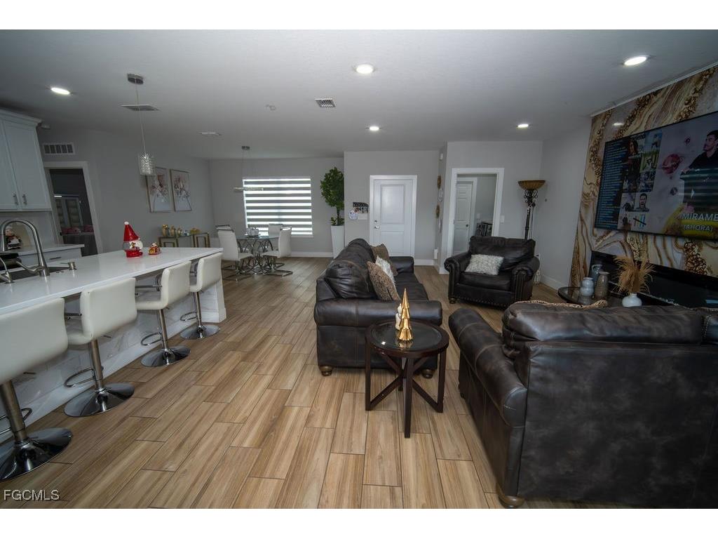 2750 NW 4th Terrace Cape Coral FL 33993 2025017866 image39