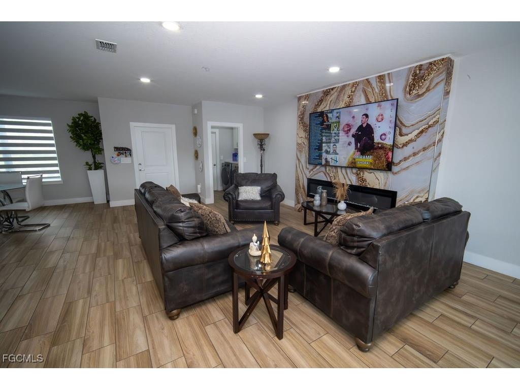 2750 NW 4th Terrace Cape Coral FL 33993 2025017866 image41